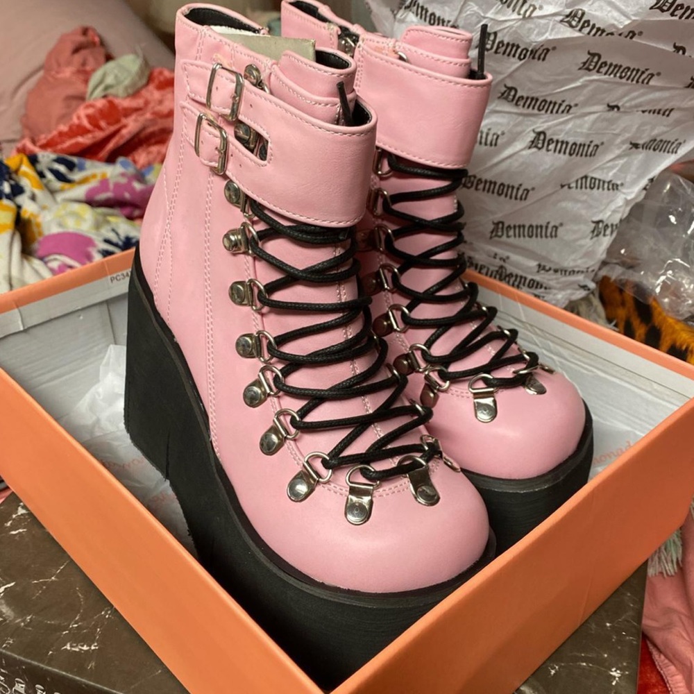 Demonia platforms